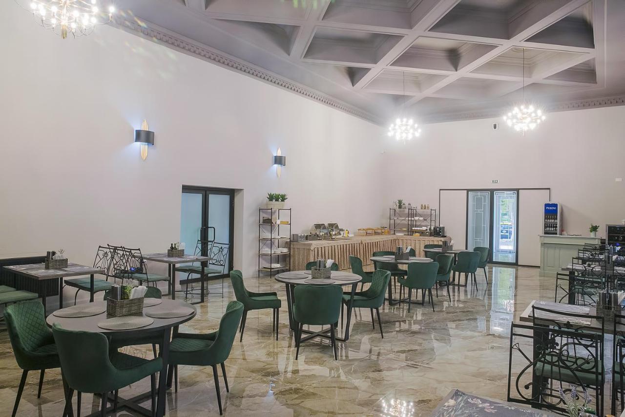 Corvin House Hotel Hunedoara Exterior photo