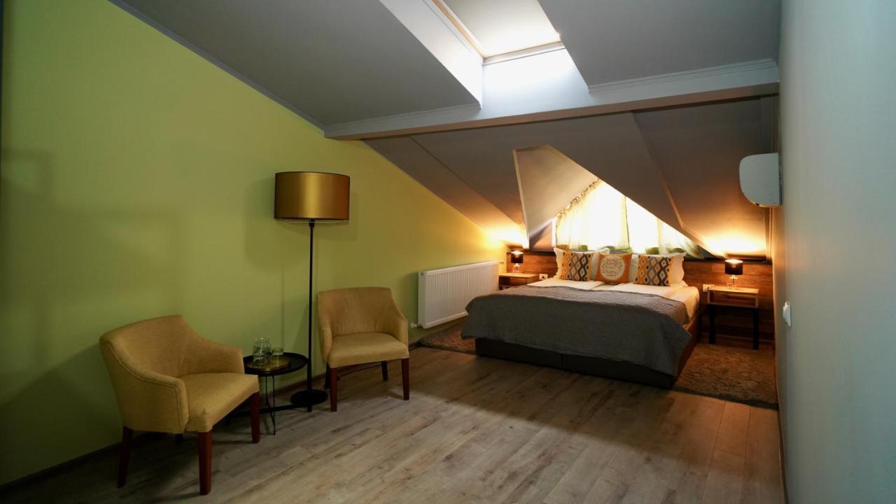 Corvin House Hotel Hunedoara Exterior photo